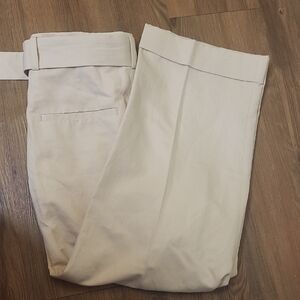 Zara Cream Chinos Classic Flat Front Design used exelent condition.‎